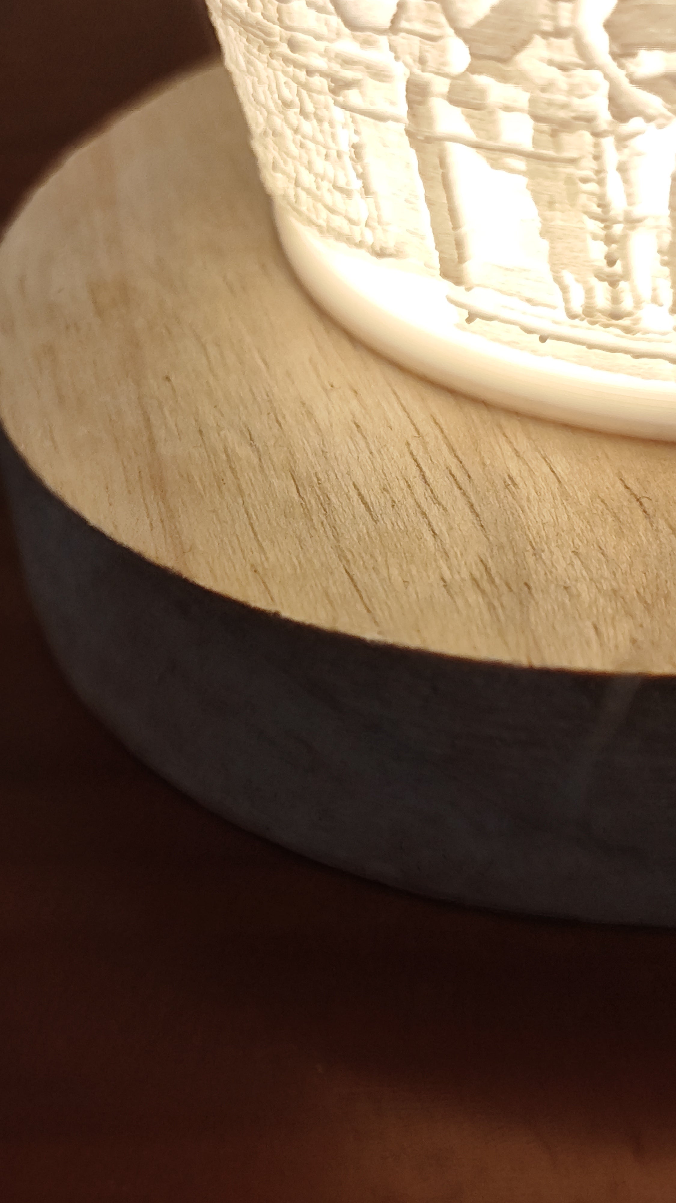 Lámpara cilíndrica inalámbrica multicolor